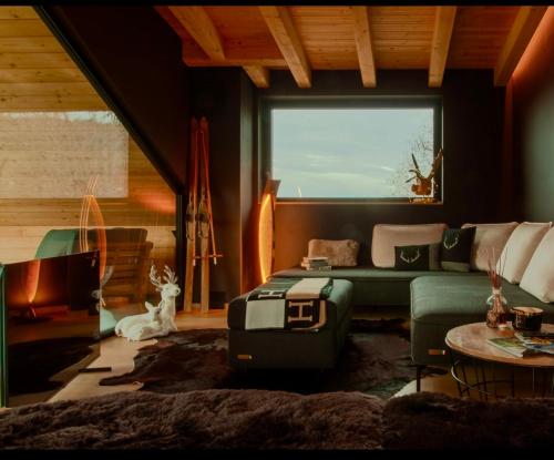 Glam Haus Room Type - Three-Bedroom Premium Apartment with Balcony