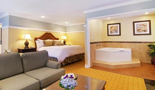 King Suite with Spa Bath