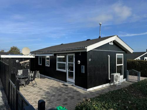 Exterior view, Seaside Cottage With Ocean View At Flovt Beach in Flovt