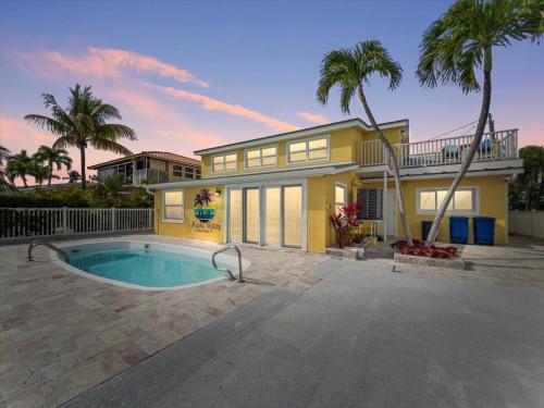 Mystic Waters - Direct Ocean Front Luxury Pool Home, 50' Dock