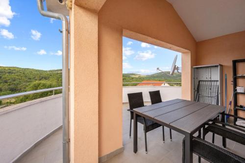 Apartment Desiree Bilice - Sibenik in Bilice
