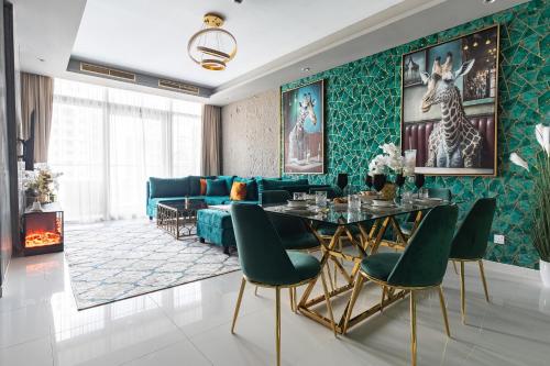 Luxury Apartments with Rooftop Pool in Paramount Hotel Midtown By Aurora, Дубай (фото 7)