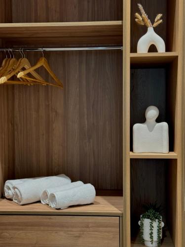 One-Bedroom Apartment image 7