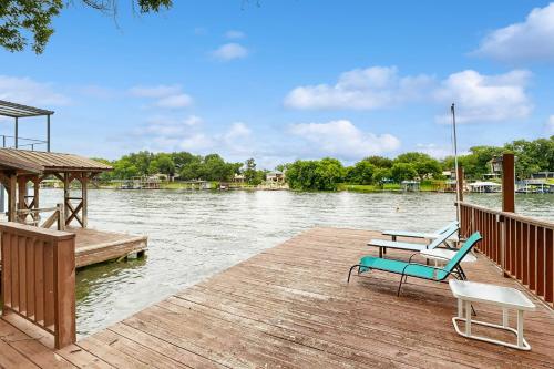 Lakeside Gem in Kingsland, USA