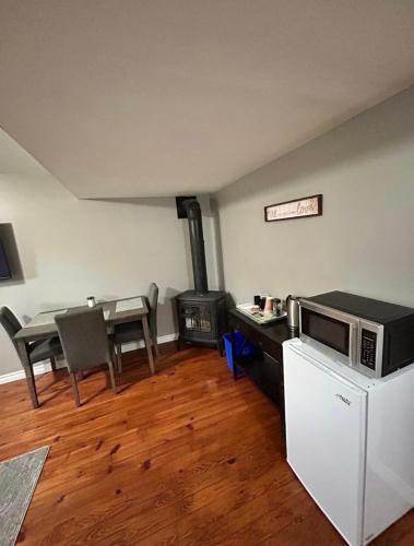 Cozy & Private Full Floor at Minnow Lake, Sudbury (foto 9)