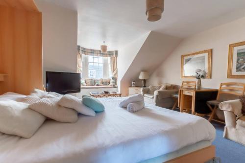 Peaceful City Retreat in Edinburghs Heart - image 12