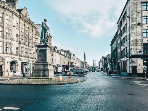 Edinburgh City Retreat - EDINBURGH CITY CENTRE 3 min walk to Edinburgh castle - image 3