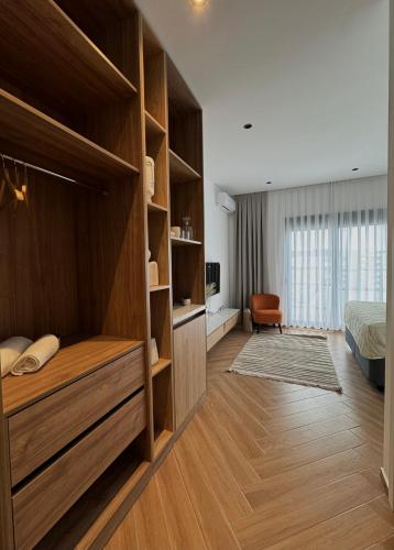 One-Bedroom Apartment image 4