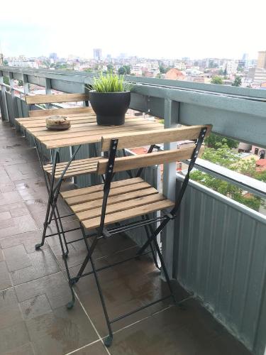 New Central Roof top view New Central Roof top view is conveniently located in the popular Bucharest City Center area. The property has everything you need for a comfortable stay. Service-minded staff will welcome and guide yo