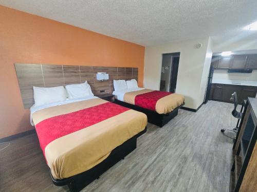 Studios 4 Less Chesapeake in Chesapeake (Virginia)