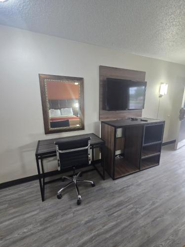 Studios 4 Less Chesapeake in Chesapeake (Virginia)
