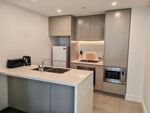 Cozy APT close to Accor Stadium - main image