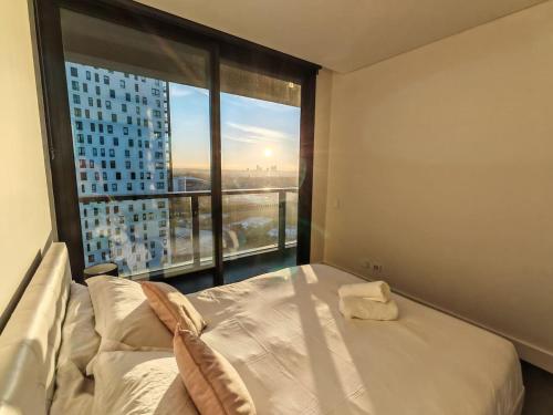 Executive Two-Bedroom Apartment in Olympic Park - image 11