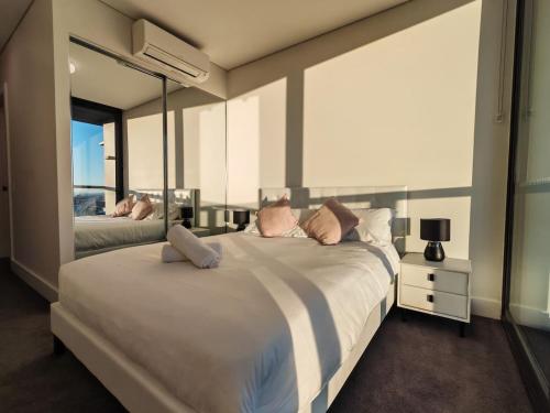 Executive Two-Bedroom Apartment in Olympic Park - image 2
