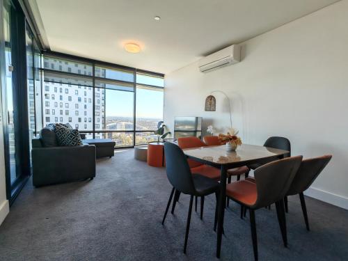 Executive Two-Bedroom Apartment in Olympic Park - image 3