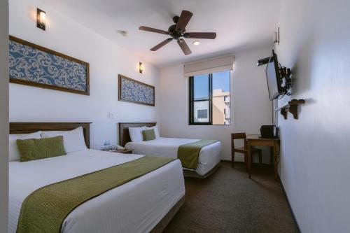 Hotel La Estación Room Type - Standard Double Room with Two Double Beds
