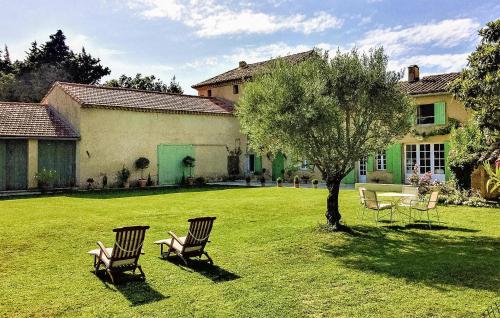 Lovely Home In Violès gîte à louer Violès
