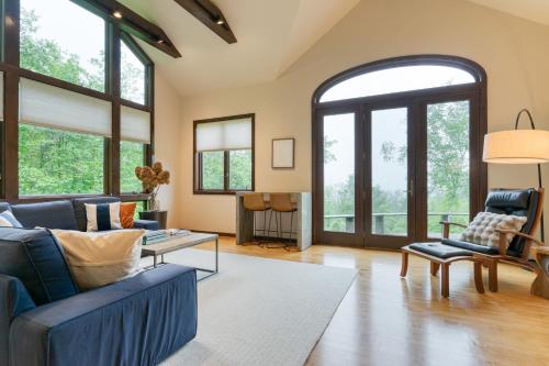 Wellspring by AvantStay Indoor Pool Views in Richmond, USA