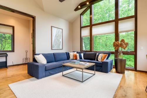Wellspring by AvantStay Indoor Pool Views in Richmond, USA