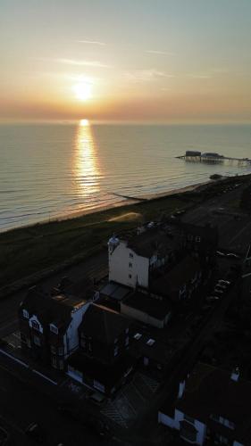 Exterior view, Sandcliff Guest House in Cromer