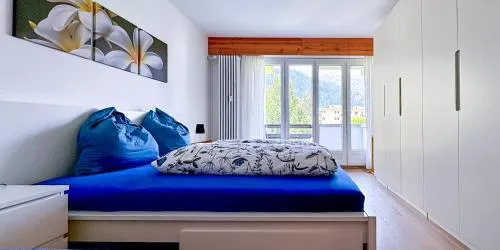 Zentrale Wohnung in St. Moritz mit großem Balkon in St. Moritz, Schweiz