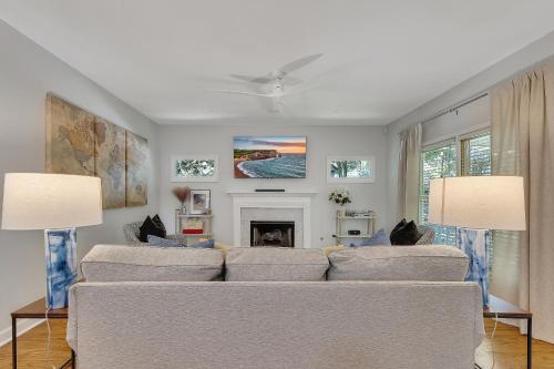 Cozy home w fireplace & patio World Cup Ready in East Atlanta