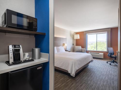 Holiday Inn Express Hotel & Suites Tucson an IHG Hotel - image 10