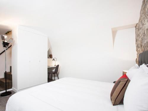 Charming apartment Paris center - image 13