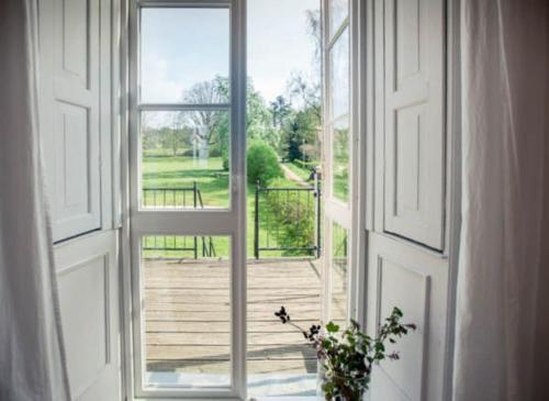 Viesnīcas āriene, Elegant, Sun-Flooded Suite In Mecklenburg in Alt Suhrkow