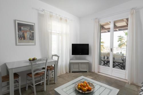 #7 Two-Bedroom Apartment with Sea View image 10