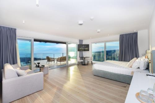 Hotel In Excelsis in Новаля