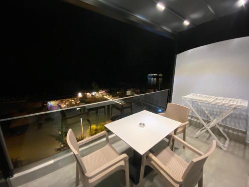 IRINI boutique rooms!!! – Himarë, CA