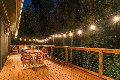 Modern Mountain Retreat - image 2