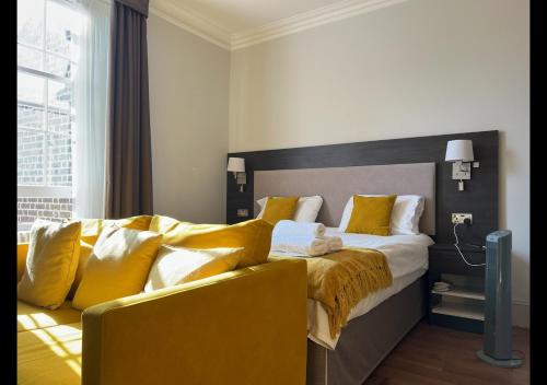 Stylish Central London Studio Perfect for Tourists & Business, London