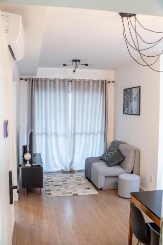JH - 509 - Gleba com ar-condicionado na sala e quarto, sacada e piscina, Londrina