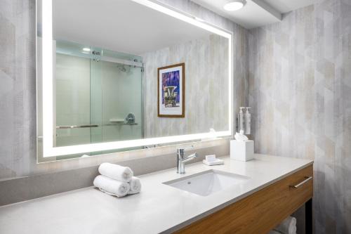 Hampton Inn Miami-Airport West - image 11