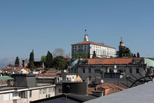 Penthouse with terrace Cavour 26, Udine (fotografie 8)