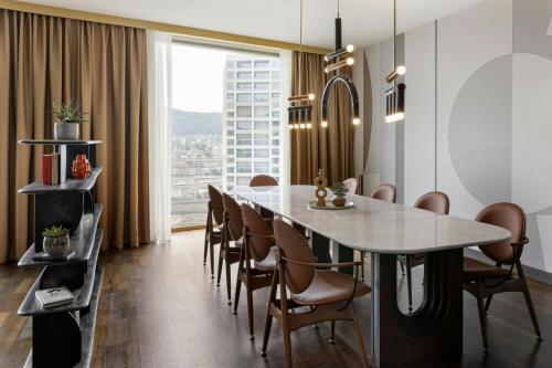 Renaissance Zurich Tower Hotel - image 3