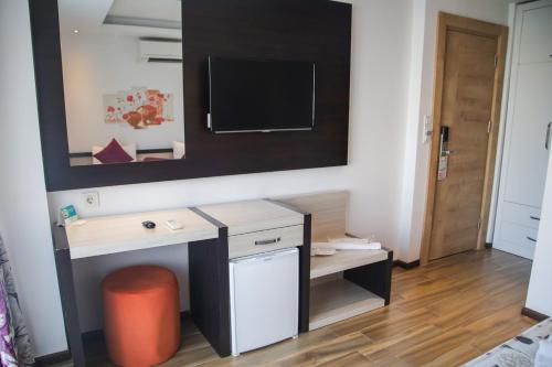 Standard Double Room image 10