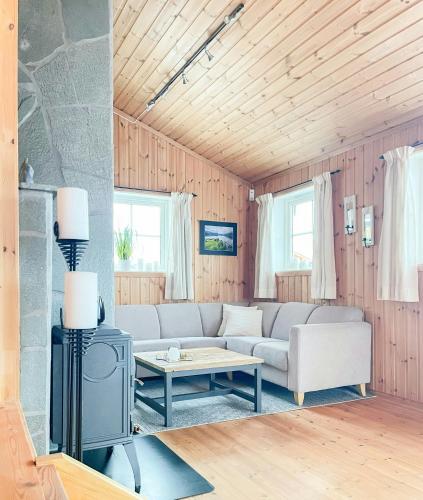 Viesnīcas āriene, Seaside Cabin With Fjord Views In Skjerstad in Tverlandet