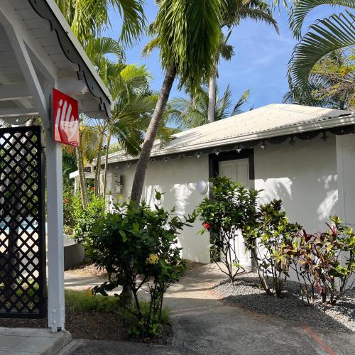 Exterior view, hotel la Metisse in Saint Francois
