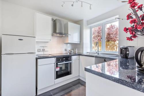 2 Bed Flat, Dedicated workspace, Parking, 4KTV, Londýn (fotografie 4)