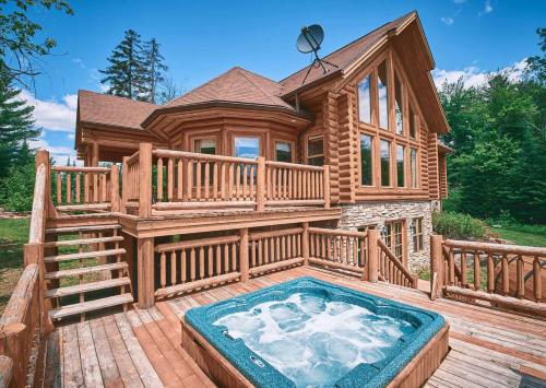 . Forest Getaway, Soak in the Spa, Sauna, Fireplace
