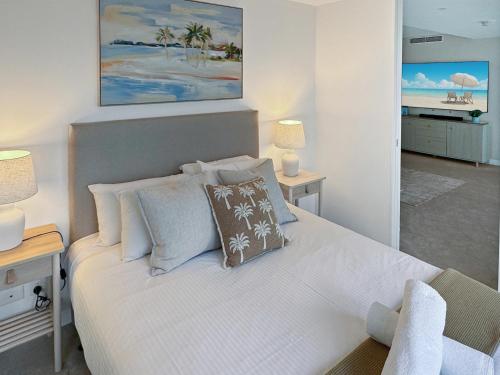 Two-Bedroom Deluxe Apartment with Balcony image 5