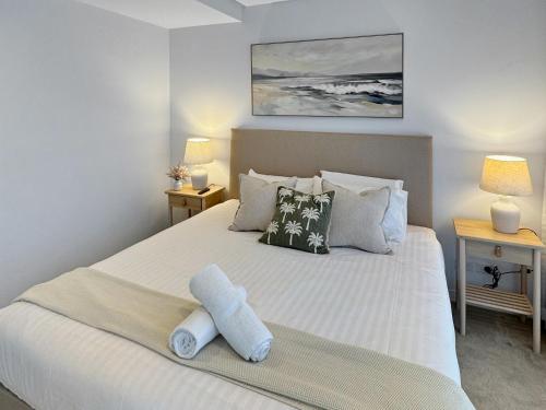Two-Bedroom Deluxe Apartment with Balcony image 4