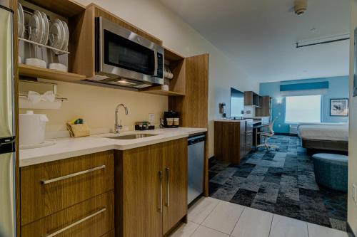 ห้องครัว, Home2 Suites by Hilton Bolingbrook Chicago in โบว์ลิงบรูค (IL)