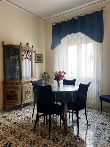 Maman Suite, city center near Molo Beverello, Neapel (Foto 6)