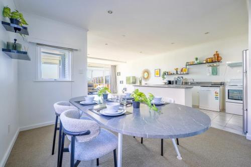 Charming 1-Bedroom Home in Prestigious Orakei in 奧拉基