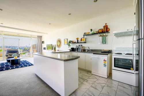 Charming 1-Bedroom Home in Prestigious Orakei in 奧拉基