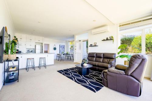 Charming 1-Bedroom Home in Prestigious Orakei in 奧拉基